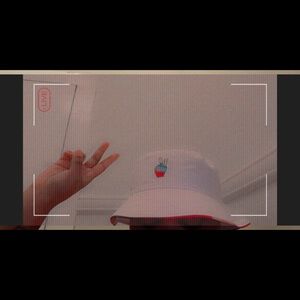 Meet your Posher, Monay